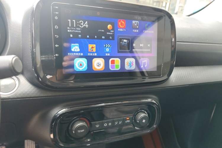 Used Roewe Clever 2022 311km QiQi BoBo Edition Audio And AC Panel