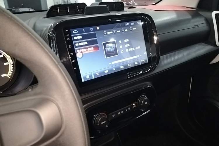 Used Roewe Clever 2022 311km QiQi BoBo Edition Audio And AC Panel