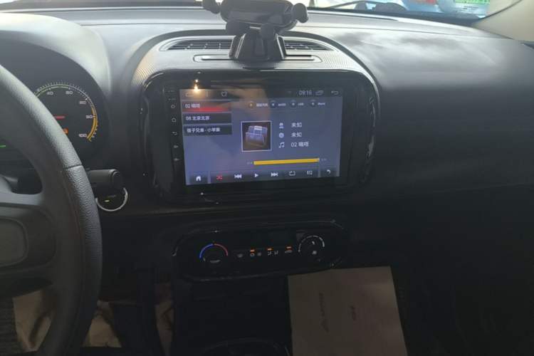 Used Roewe Clever 2022 311km QiQi BoBo Edition Audio And AC Panel