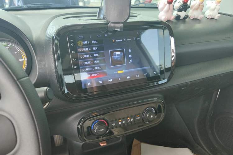 Used Roewe Clever 2022 311km QiQi BoBo Edition Audio And AC Panel