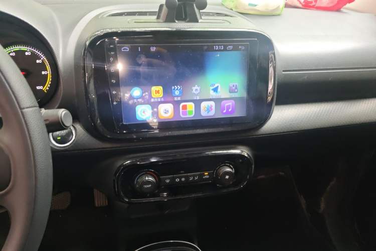 Used Roewe Clever 2022 311km QiQi BoBo Edition Audio And AC Panel