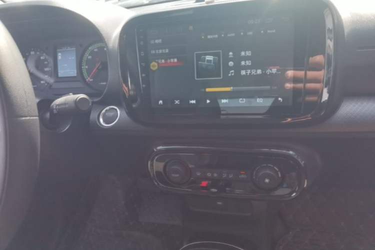 Used Roewe Clever 2022 311km QiQi BoBo Edition Audio And AC Panel
