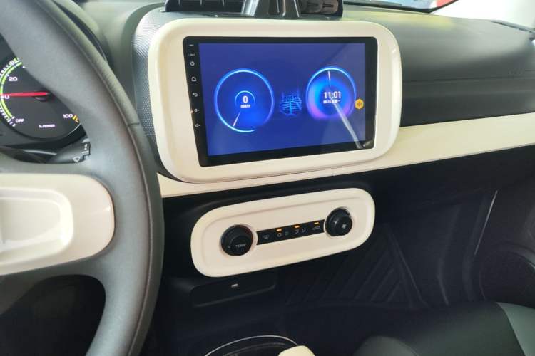 Used Roewe Clever 2022 311km QiQi BoBo Edition Audio And AC Panel