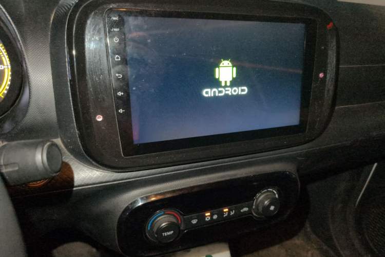 Used Roewe Clever 2022 311km QiQi BoBo Edition Audio And AC Panel