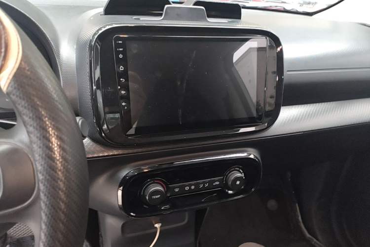 Used Roewe Clever 2022 311km QiQi BoBo Edition Audio And AC Panel