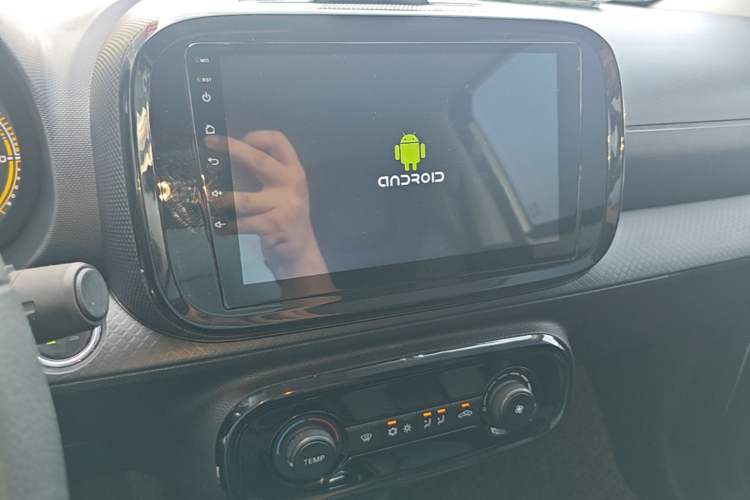 Used Roewe Clever 2022 311km QiQi BoBo Edition Audio And AC Panel