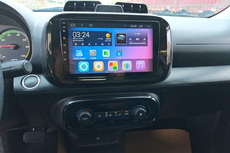 Used Roewe Clever 2022 311km QiQi BoBo Edition Audio And AC Panel