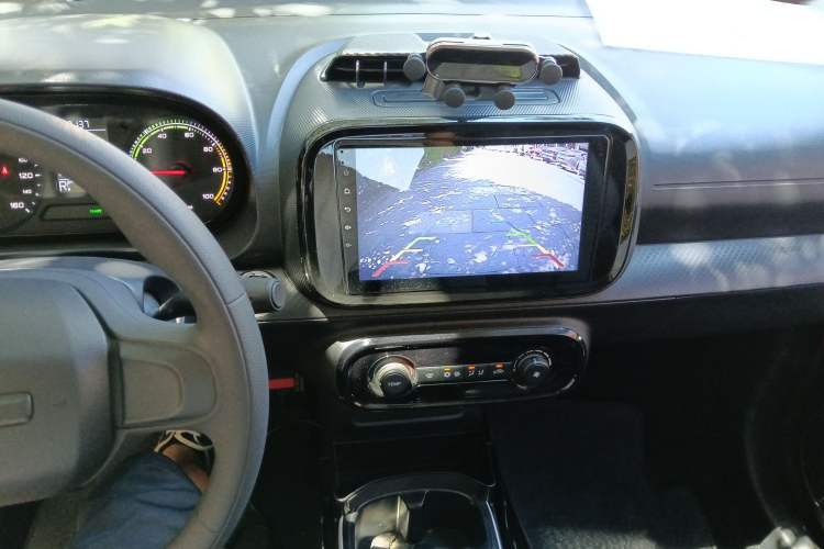 Used Roewe Clever 2022 311km QiQi BoBo Edition Audio And AC Panel
