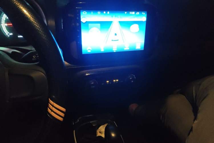 Used Roewe Clever 2022 311km QiQi BoBo Edition Audio And AC Panel