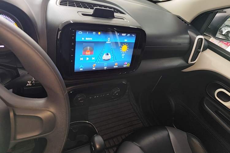 Used Roewe Clever 2022 311km QiQi BoBo Edition Audio And AC Panel