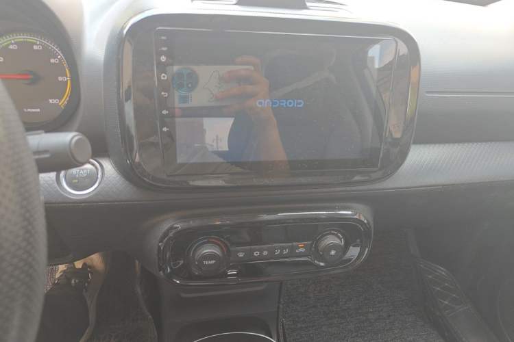 Used Roewe Clever 2022 311km QiQi BoBo Edition Audio And AC Panel