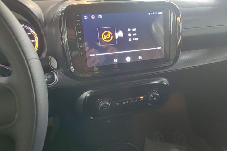 Used Roewe Clever 2022 311km QiQi BoBo Edition Audio And AC Panel