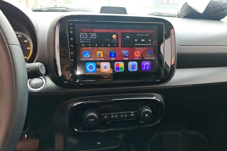 Used Roewe Clever 2022 311km QiQi BoBo Edition Audio And AC Panel