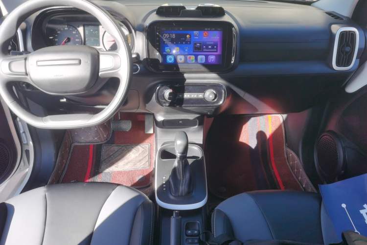 Used Roewe Clever 2022 311km QiQi BoBo Edition Audio And AC Panel