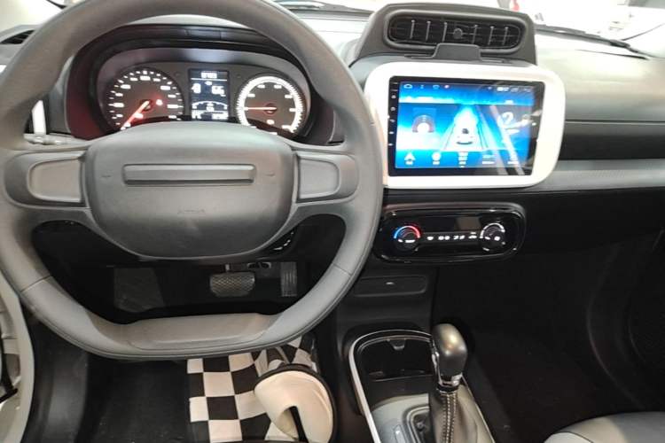 Used Roewe Clever 2022 311km QiQi BoBo Edition Audio And AC Panel