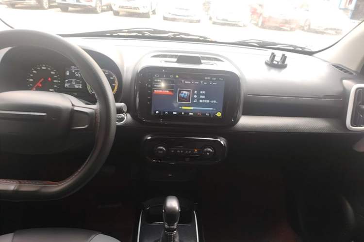 Used Roewe Clever 2022 311km QiQi BoBo Edition Audio And AC Panel