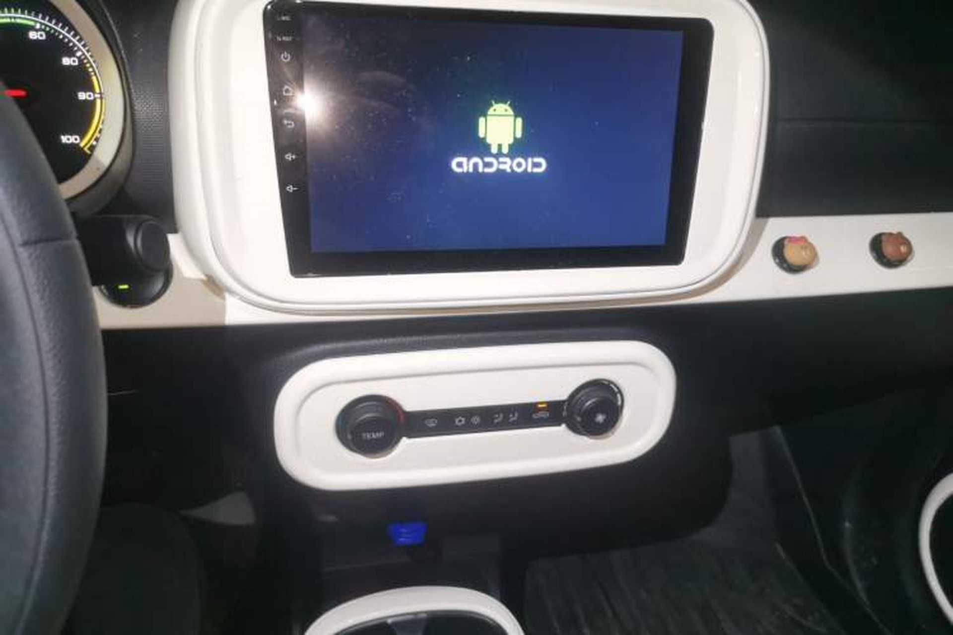 Used Roewe Clever 2022 311km QiQi BoBo Edition Audio And AC Panel