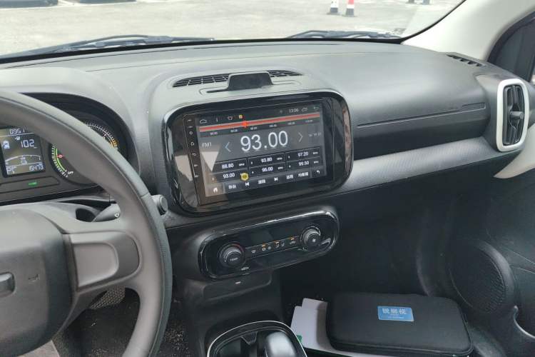 Used Roewe Clever 2022 311km QiQi BoBo Edition Audio And AC Panel