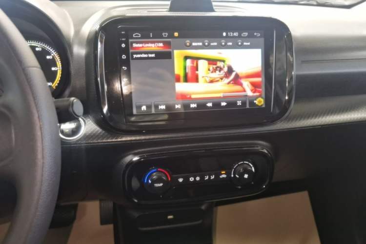 Used Roewe Clever 2022 311km QiQi BoBo Edition Audio And AC Panel