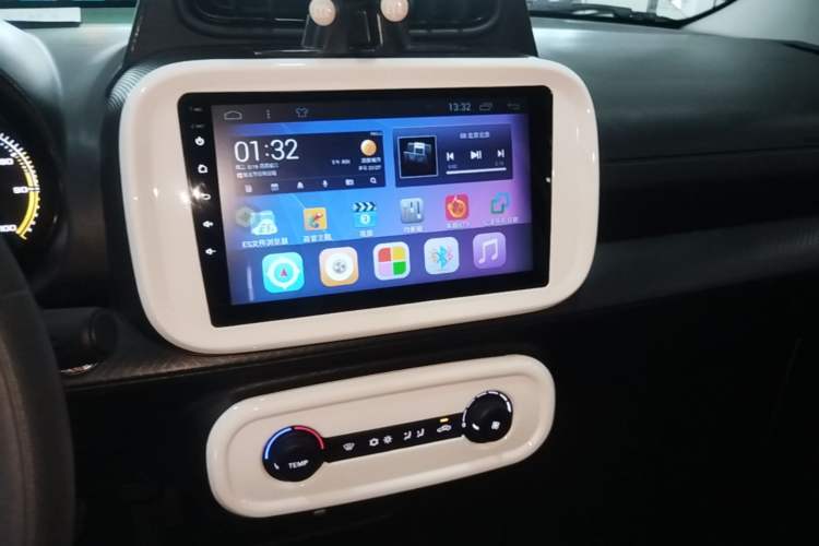 Used Roewe Clever 2022 311km QiQi BoBo Edition Audio And AC Panel