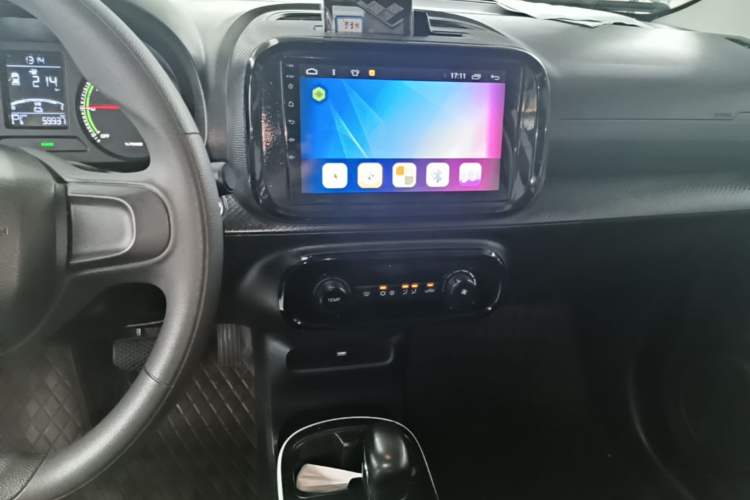 Used Roewe Clever 2022 311km QiQi BoBo Edition Audio And AC Panel