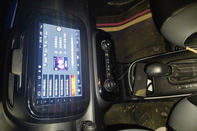Used Roewe Clever 2022 311km QiQi BoBo Edition Audio And AC Panel