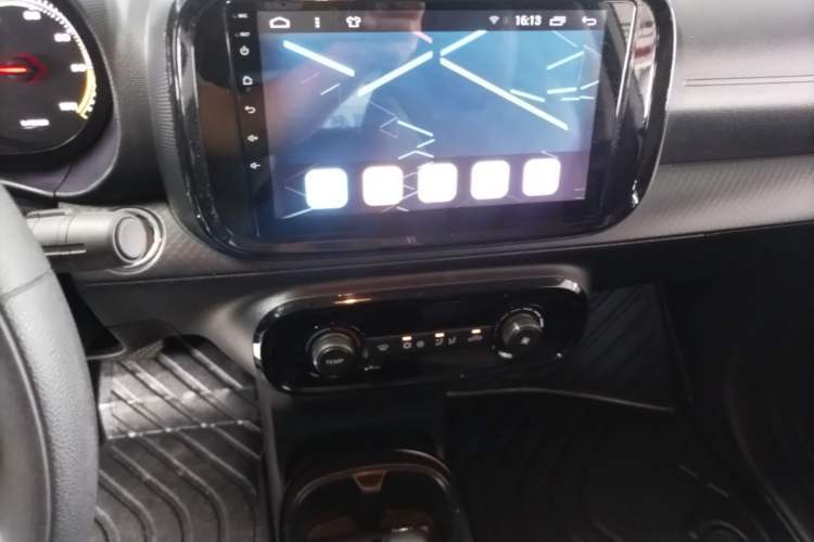Used Roewe Clever 2022 311km QiQi BoBo Edition Audio And AC Panel