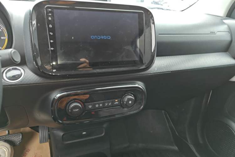 Used Roewe Clever 2022 311km QiQi BoBo Edition Audio And AC Panel