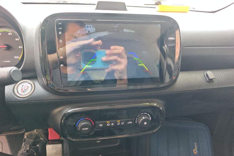 Used Roewe Clever 2022 311km QiQi BoBo Edition Audio And AC Panel