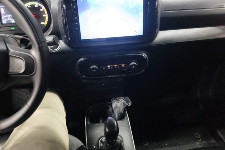 Used Roewe Clever 2022 311km QiQi BoBo Edition Audio And AC Panel