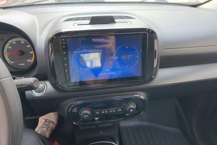 Used Roewe Clever 2022 311km QiQi BoBo Edition Audio And AC Panel