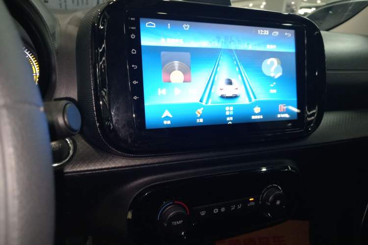 Used Roewe Clever 2022 311km QiQi BoBo Edition Audio And AC Panel