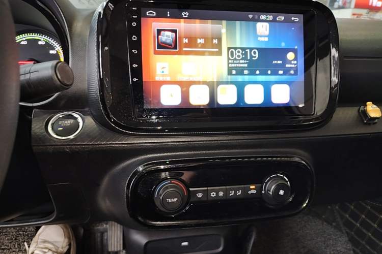 Used Roewe Clever 2022 311km QiQi BoBo Edition Audio And AC Panel