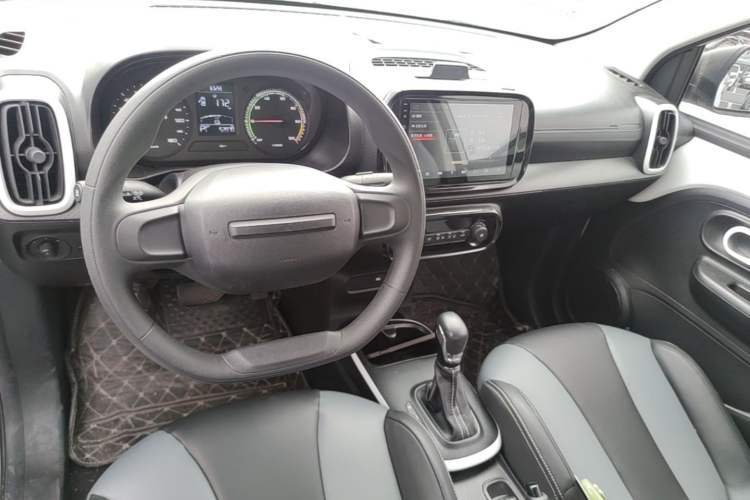 Used Roewe Clever 2022 311km QiQi BoBo Edition Audio And AC Panel