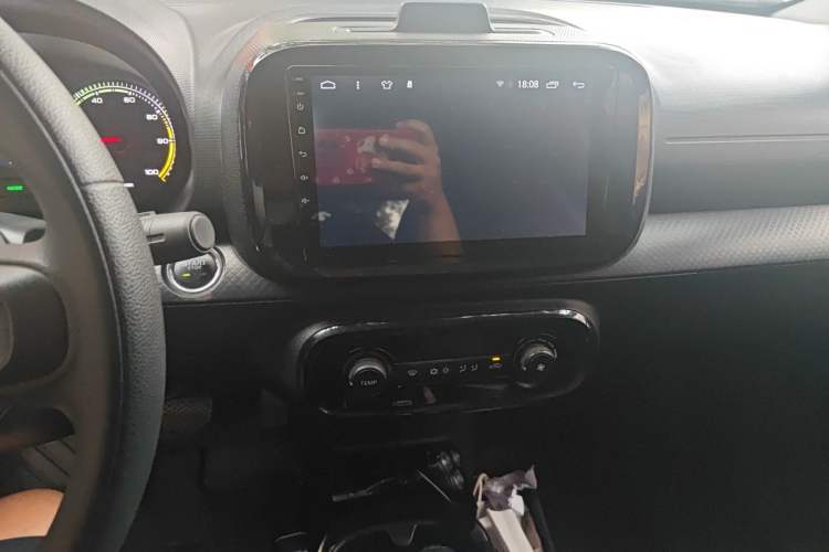 Used Roewe Clever 2022 311km QiQi BoBo Edition Audio And AC Panel