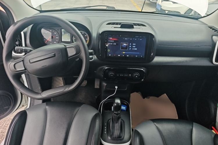 Used Roewe Clever 2022 311km QiQi BoBo Edition Center Console