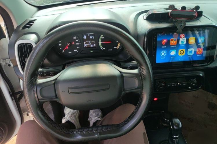 Used Roewe Clever 2022 311km QiQi BoBo Edition Center Console