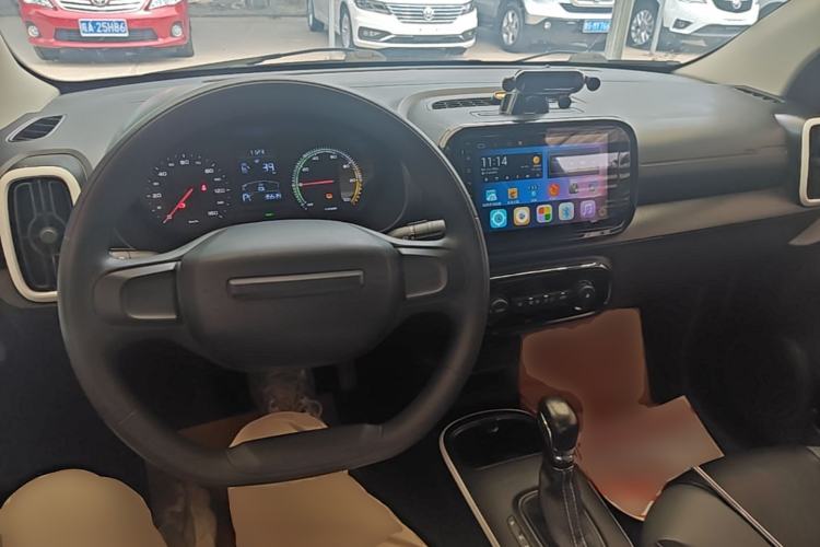 Used Roewe Clever 2022 311km QiQi BoBo Edition Center Console