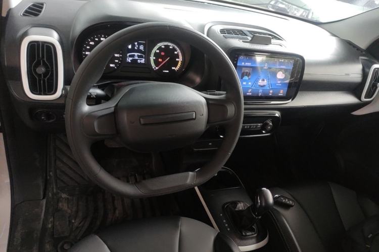 Used Roewe Clever 2022 311km QiQi BoBo Edition Center Console