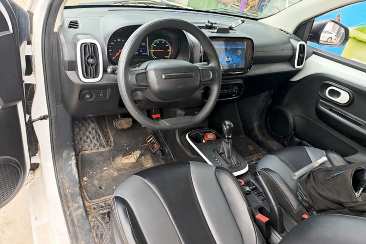 Used Roewe Clever 2022 311km QiQi BoBo Edition Center Console