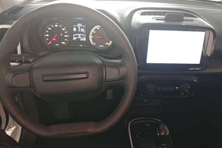 Used Roewe Clever 2022 311km QiQi BoBo Edition Center Console
