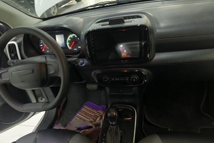 Used Roewe Clever 2022 311km QiQi BoBo Edition Center Console