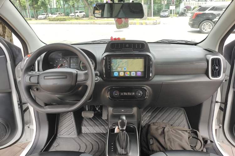 Used Roewe Clever 2022 311km QiQi BoBo Edition Center Console