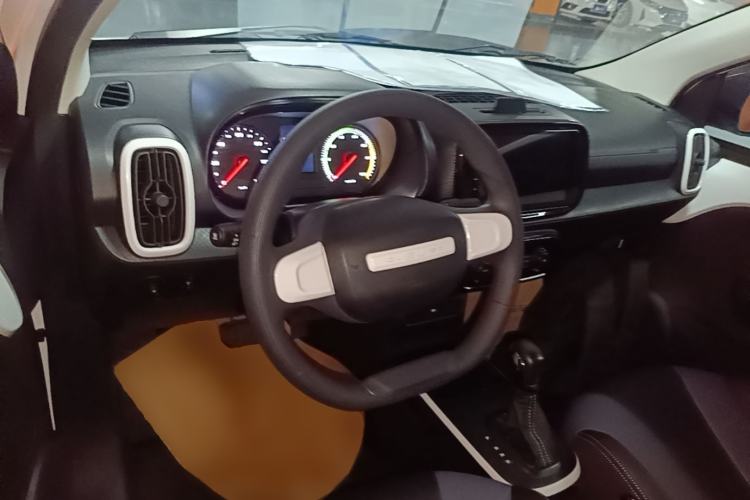 Used Roewe Clever 2022 311km QiQi BoBo Edition Center Console