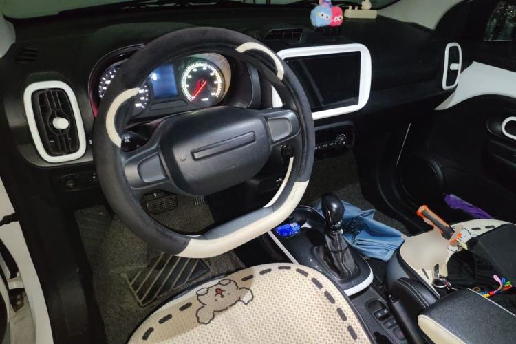 Used Roewe Clever 2022 311km QiQi BoBo Edition Center Console