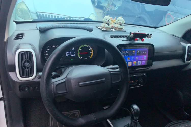 Used Roewe Clever 2022 311km QiQi BoBo Edition Center Console