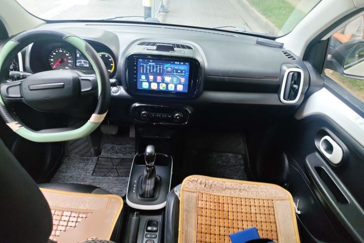 Used Roewe Clever 2022 311km QiQi BoBo Edition Center Console
