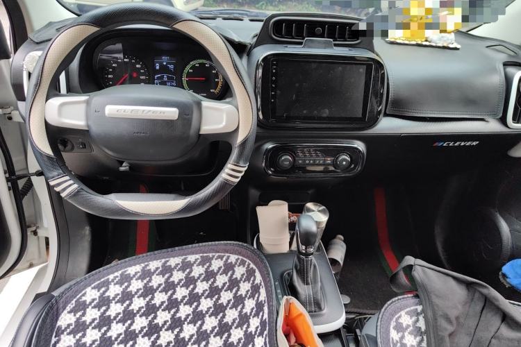 Used Roewe Clever 2022 311km QiQi BoBo Edition Center Console