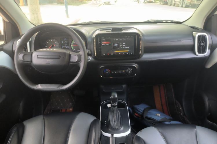 Used Roewe Clever 2022 311km QiQi BoBo Edition Center Console