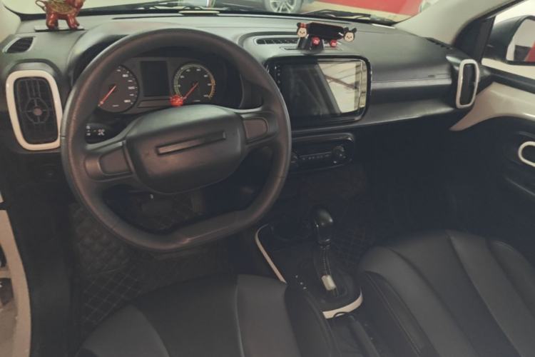 Used Roewe Clever 2022 311km QiQi BoBo Edition Center Console